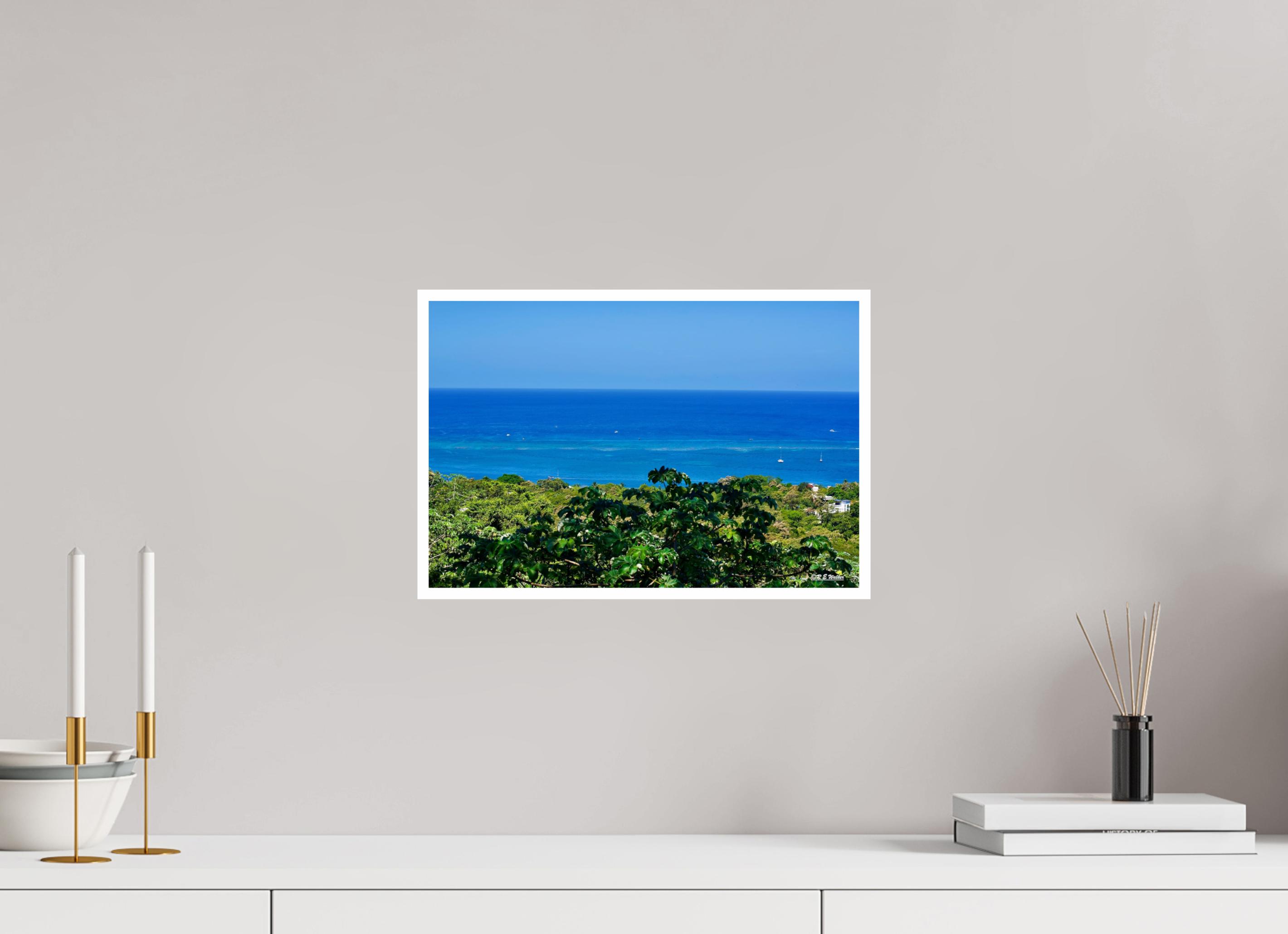 15 x 10″, Print with 0.4in white border Roatan Shore